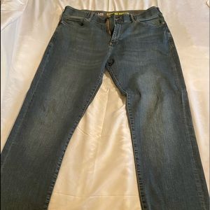 Lee extreme motion straight leg jeans 38x32
